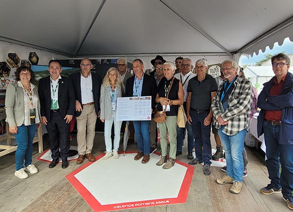 Marc Fauriel, président du comité technique de la Drôme, présent lors de la signature de la charte sur le stand de Valence Romans Agglo