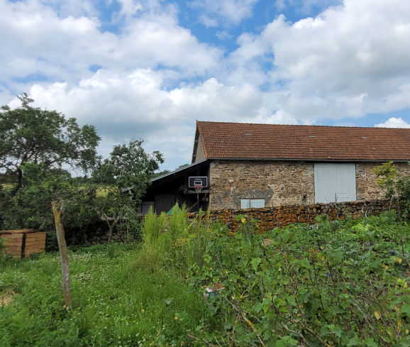 Exploitation de Diane, éleveuse d'escargots en Auvergne